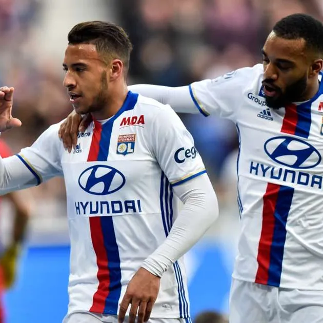 Alexandre Lacazette pushing Lyon to re-sign Corentin Tolisso amid Arsenal and Manchester United links - Bóng Đá