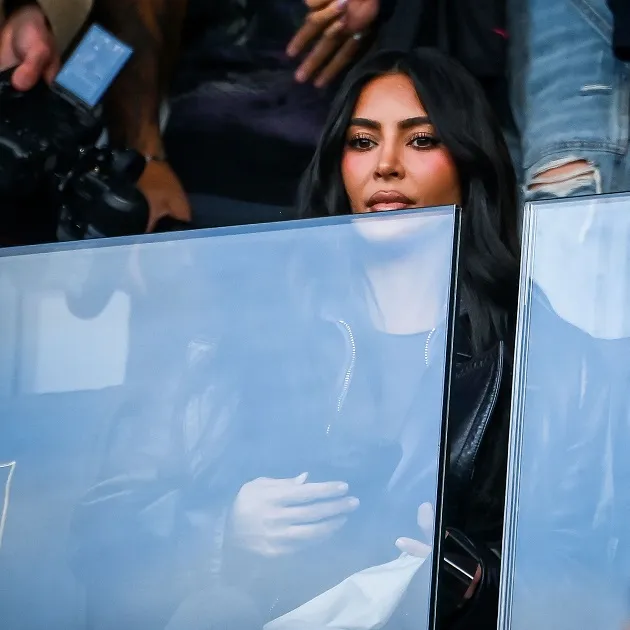 The Kim Kardashian curse is real! TV star watches Lionel Messi & PSG lose just days after attending Arsenal’s European exit - Bóng Đá