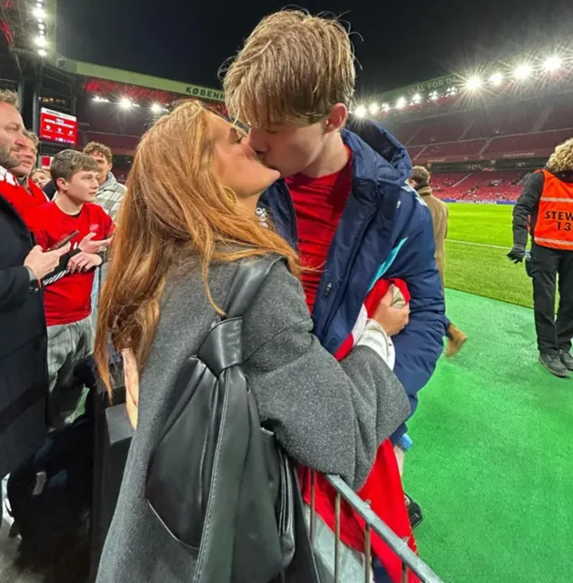 Meet eight glamorous Wags set to grace Premier League this season - Bóng Đá