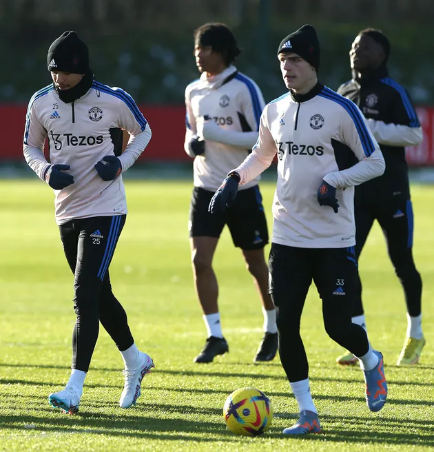 Lần đầu của Sancho; Casemiro vẫn xuất hiện trên sân tập M.U - Bóng Đá