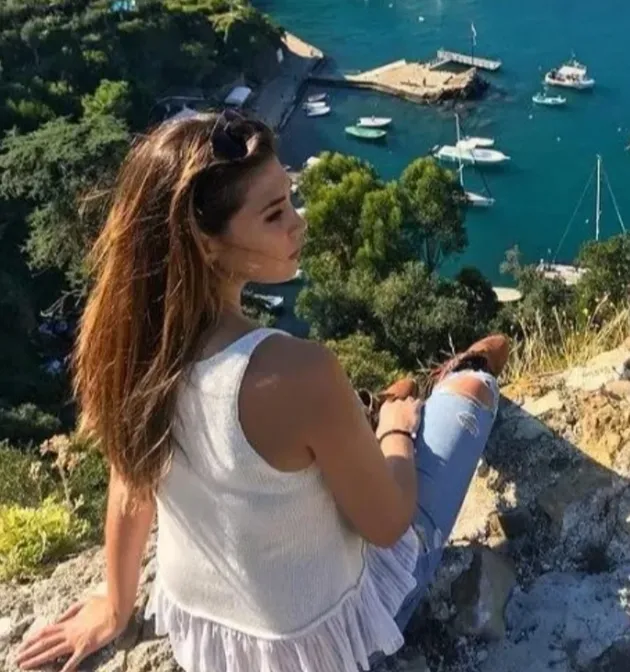 Chelsea keeper Kepa and Miss Universe girlfriend Andrea enjoy romantic Bahamas - Bóng Đá