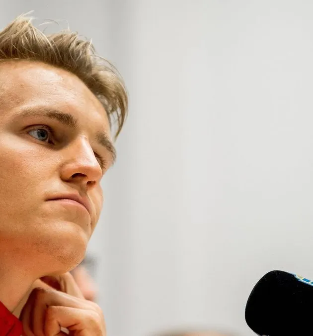 Martin Odegaard responds after Erling Haaland takes Norway No.9 shirt from teammate - Bóng Đá