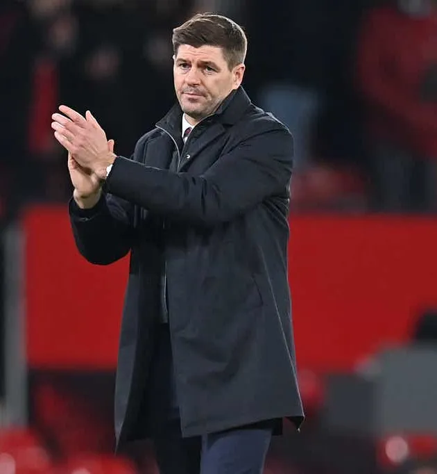 Steven Gerrard labels Man United crowd ‘relatively quiet’ as he takes jab at Old Trafford reception - Bóng Đá