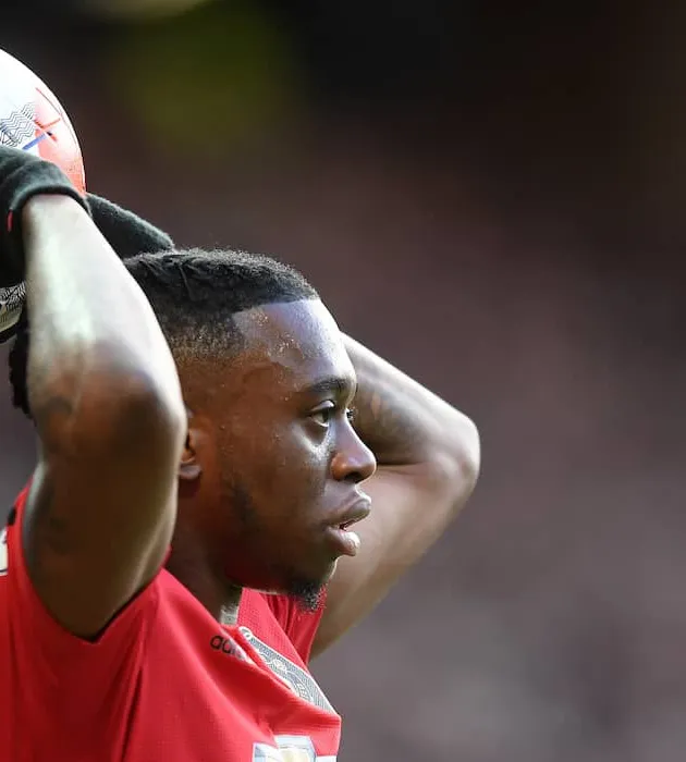 Manchester United will make offloading Aaron Wan-Bissaka ‘a priority in January’ - Bóng Đá