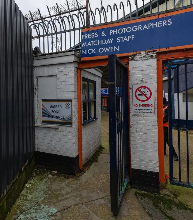 Luton will need a mad £10m three-month dash to get Kenilworth Road stadium - Bóng Đá
