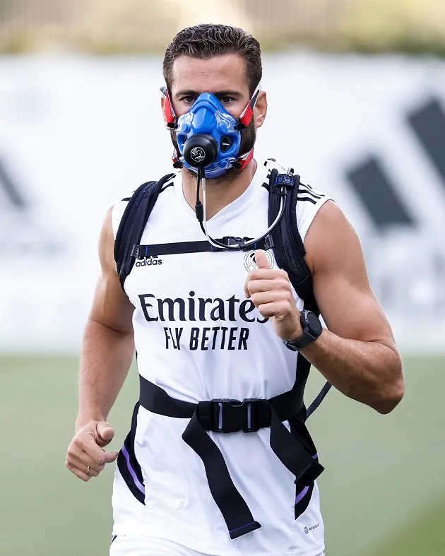 Explained: Why Real Madrid stars are wearing futuristic masks in training - Bóng Đá