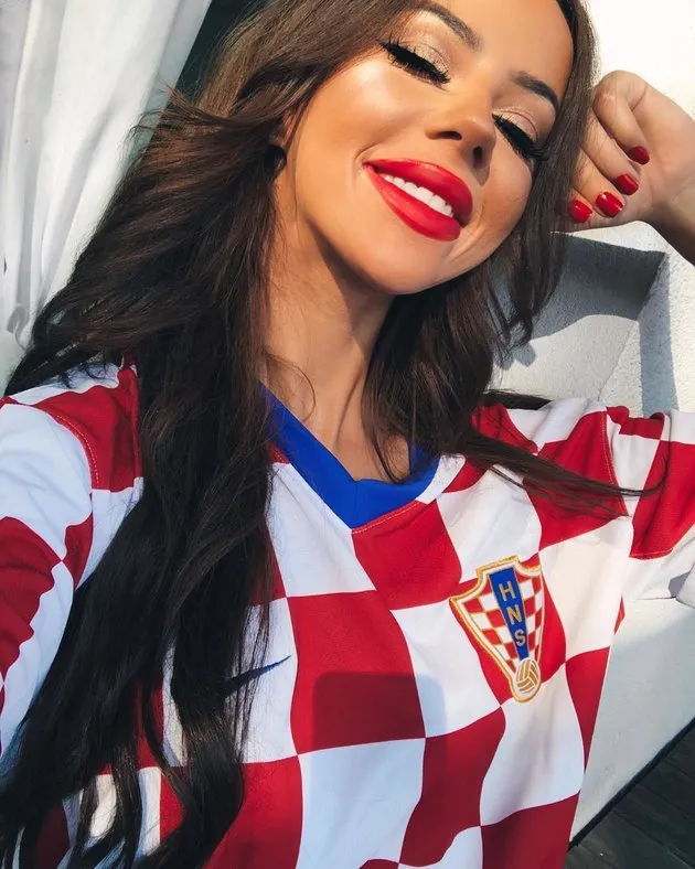 Antonija K - 'Phù thủy makeup' nóng bỏng tiếp lửa cùng Croatia - Bóng Đá