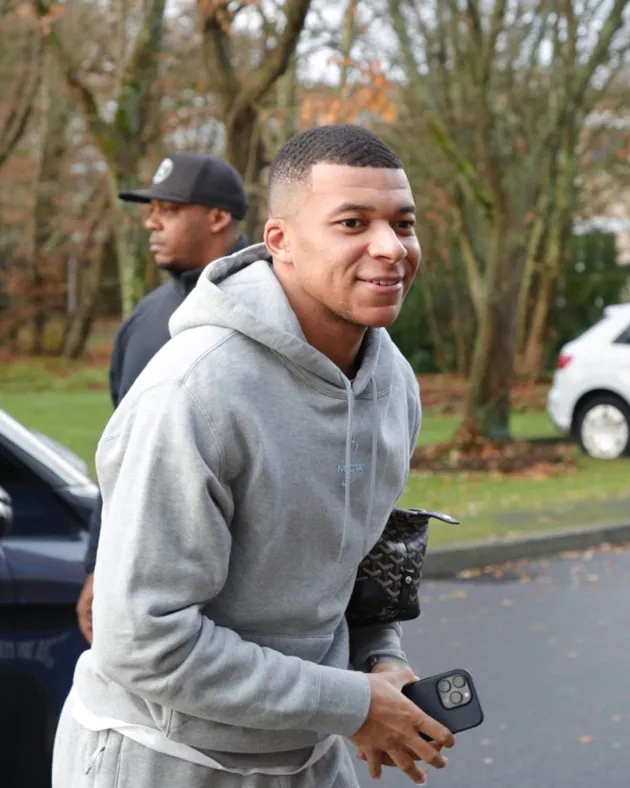 Mbappe trở lại PSG, cặp đôi cùng tiến hội ngộ - Bóng Đá