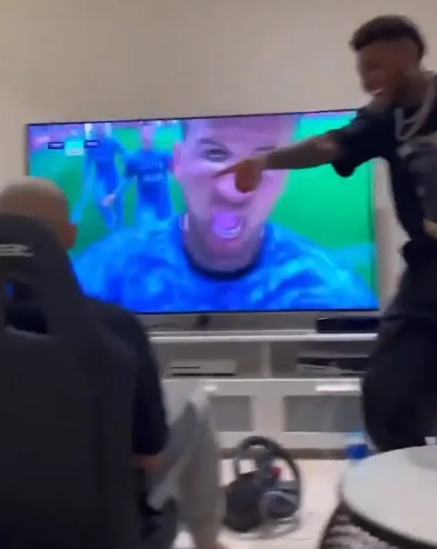 Emerson Royal and Lucas Moura taunt Richarlison - Bóng Đá