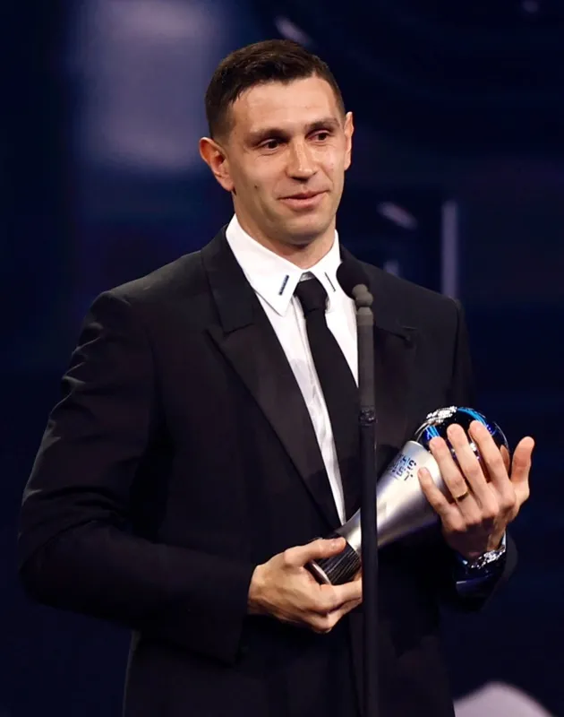 Lionel Messi equals Cristiano Ronaldo tally as he wins Fifa The Best - Bóng Đá