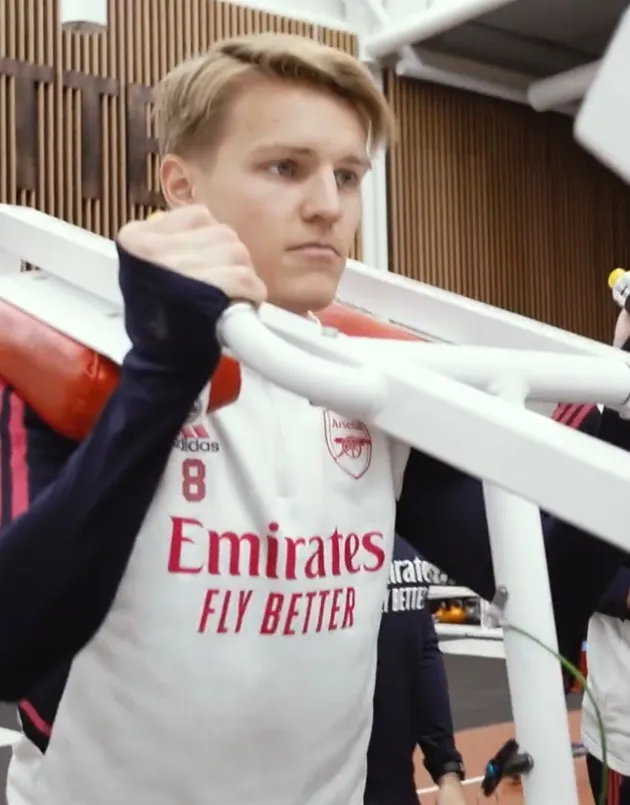 Xhaka, Saka and Zinchenko are put through paces in training - Bóng Đá