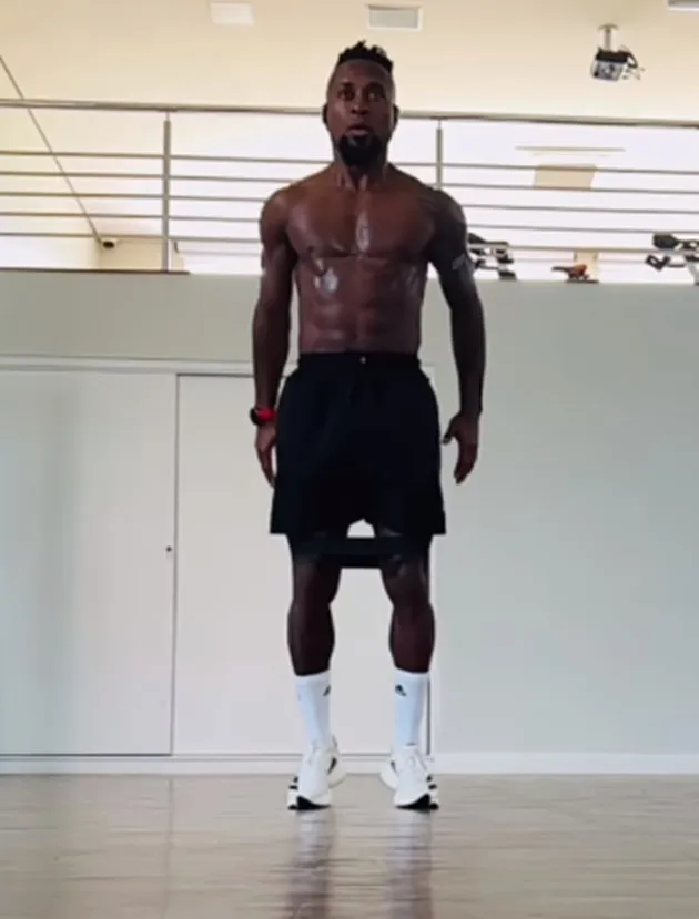 Ze Roberto body - Bóng Đá