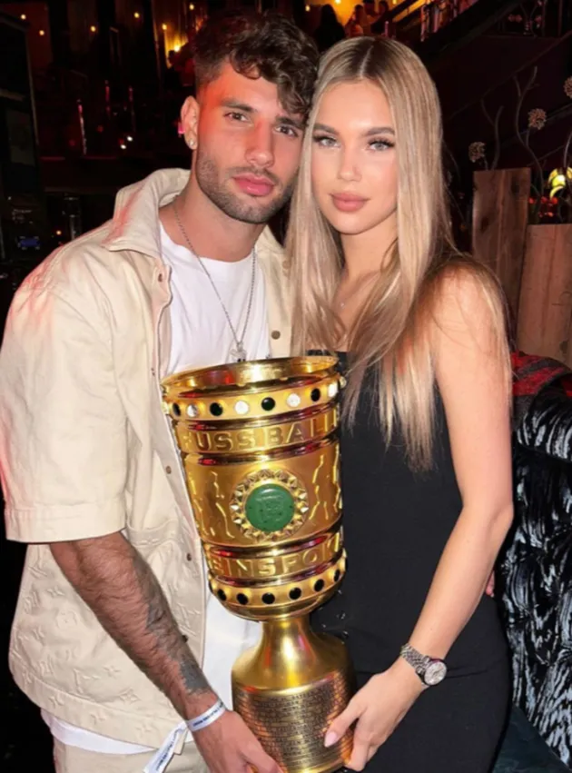 Meet eight glamorous Wags set to grace Premier League this season - Bóng Đá