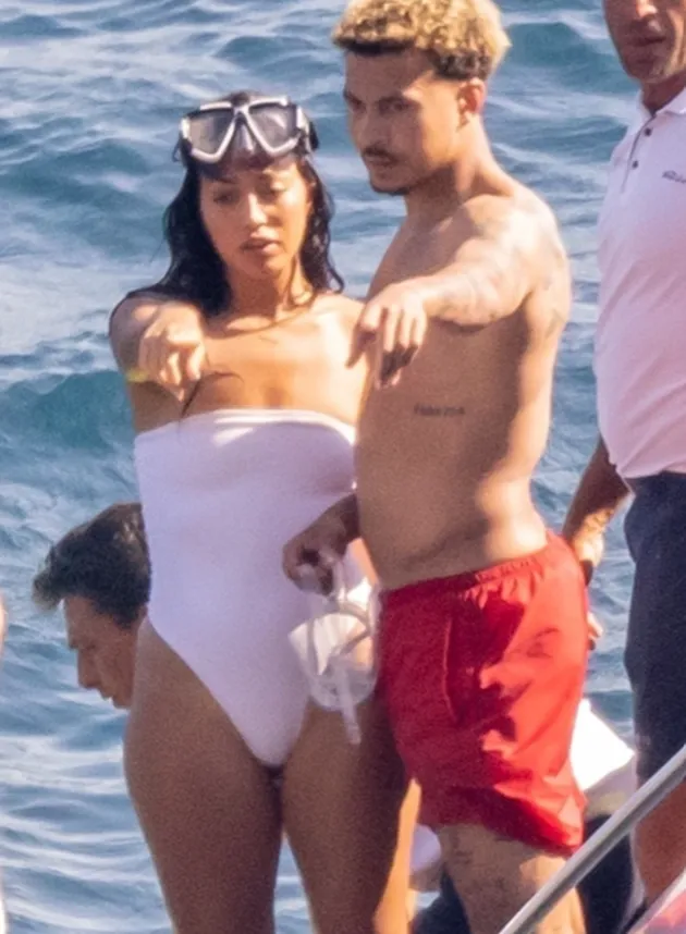 Dele Alli grabs stunning new girlfriend Cindy Kimberly - Bóng Đá