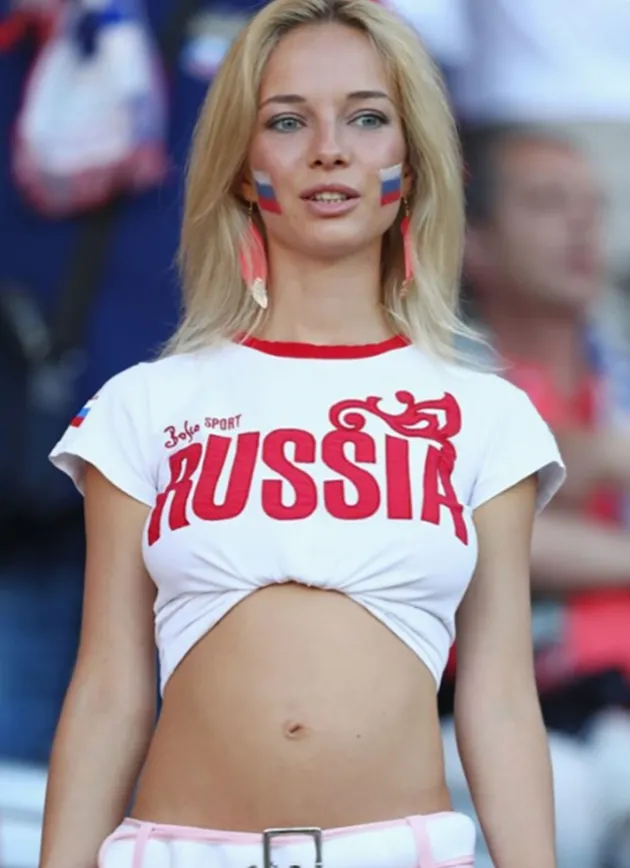 World’s sexiest football fans - Bóng Đá