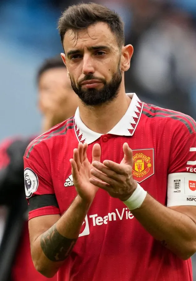 Erik ten Hag says he has to decide how best to replace Bruno Fernandes for Manchester United's trip to Aston Villa - Bóng Đá