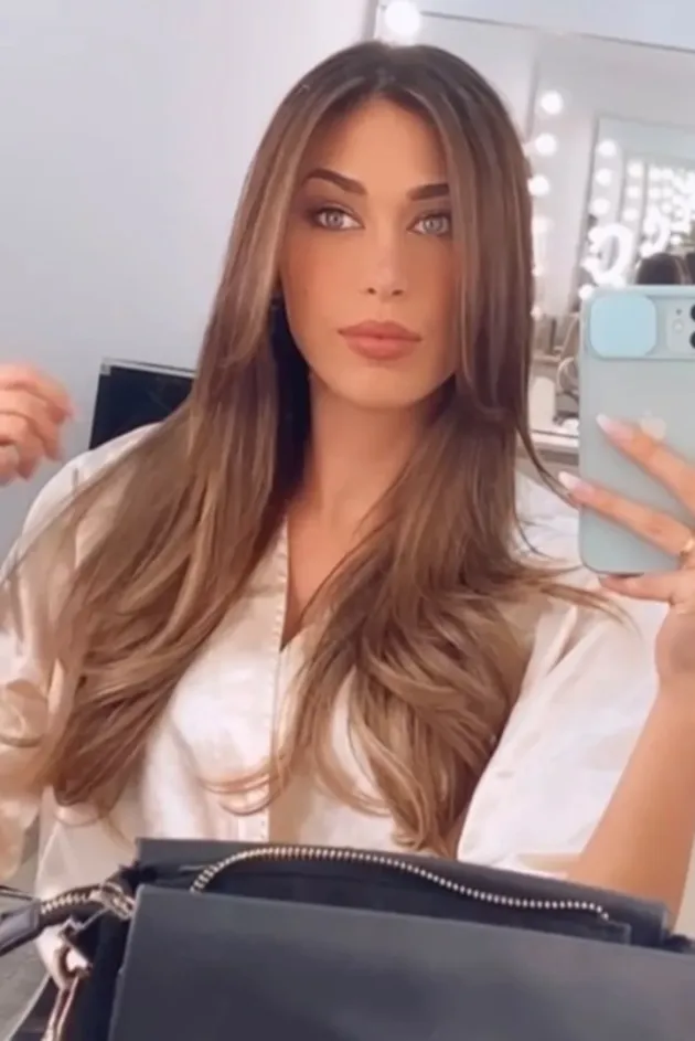 Meet Chelsea star Kepa’s stunning Wag Andrea - Bóng Đá