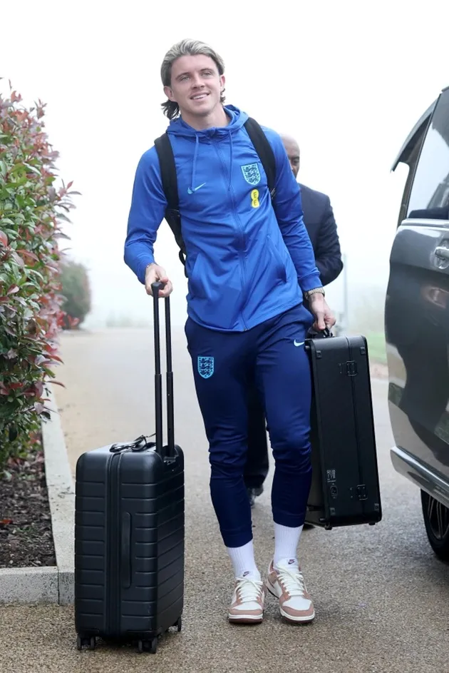 Smiling England stars meet up at St George’s Park - Bóng Đá