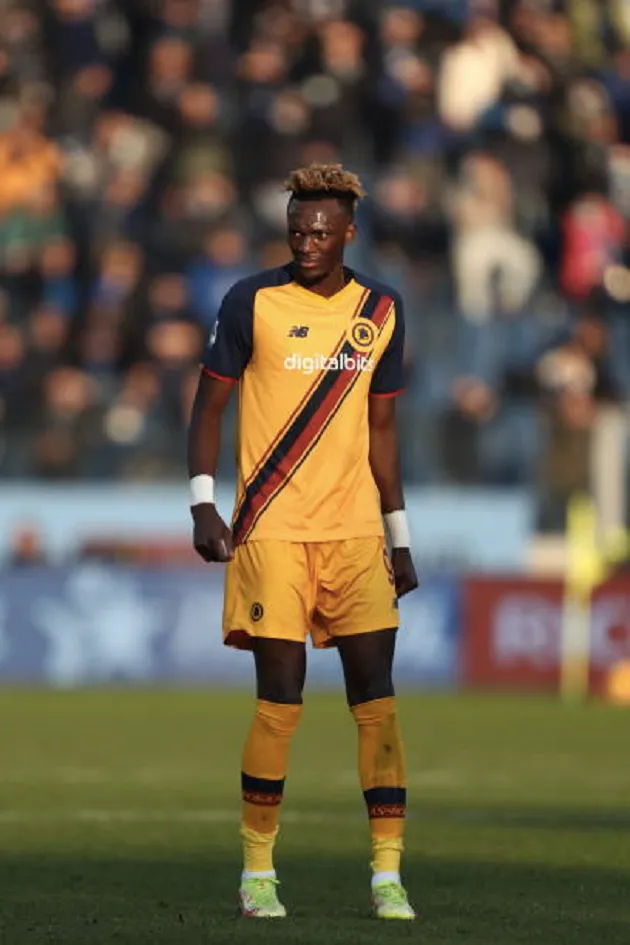 Jose Mourinho Ran Onto The Pitch To Stop Tammy Abraham From Being Sent Off Against AC Milan - Bóng Đá