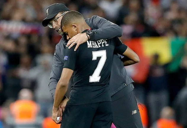 Có Nike hậu thuẫn, CĐV Liverpool