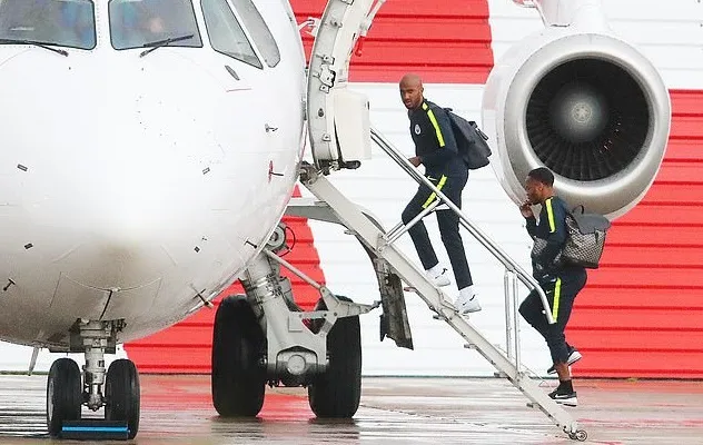 Thua sốc Lyon, 'tội đồ' của Man City vẫn chưa hoàn hồn trở lại - Bóng Đá