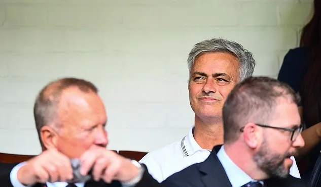 Lewis Grabban at the double as Sabri Lamouchi's side edge to victory at Craven Cottage while Jose Mourinho watches on from the stands - Bóng Đá