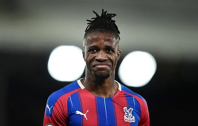 Nicolas Pepe and Wilfried Zaha will go head-to-head for the first time since their summer transfer sagas on Sunday. - Bóng Đá
