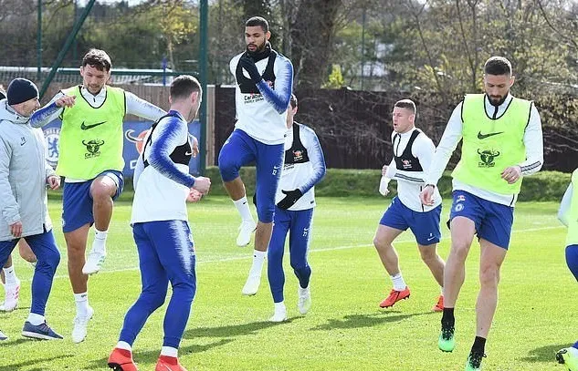 Chelsea tập - Bóng Đá