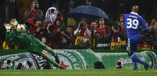 Man Utd & Đêm Moscow lịch sử: Cú đổ người kinh điển! - Bóng Đá