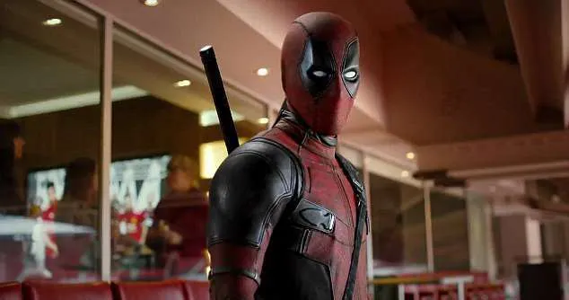 Deadpool cập bến Old Trafford, mang áo số 2 của Lindelof - Bóng Đá