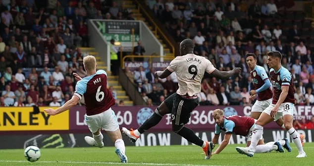 Lukaku lên đồng, CĐV phát hiện ra 'bùa hộ mệnh' khiến tất cả bật ngửa - Bóng Đá