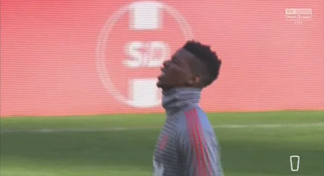 Chấn thương, Pogba tập tễnh rời St James' Park? - Bóng Đá