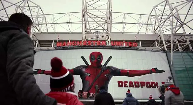 Deadpool cập bến Old Trafford, mang áo số 2 của Lindelof - Bóng Đá