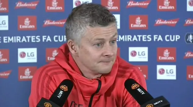 Ảnh Man Utd đến sân tập - Bóng Đá