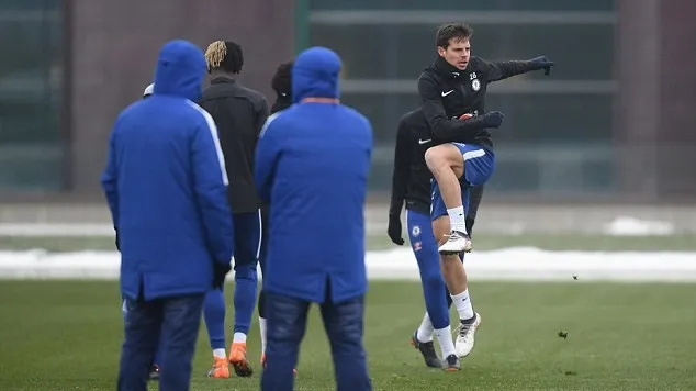 Áp lực bủa vây, Conte quát tháo ầm ĩ trên sân tập Chelsea - Bóng Đá