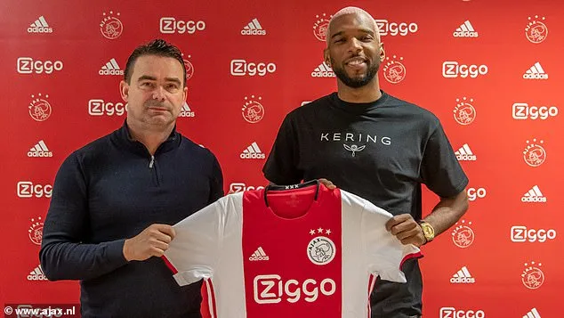 CHÍNH THỨC: Ryan Babel lần thứ 3 khoác áo Ajax - Bóng Đá