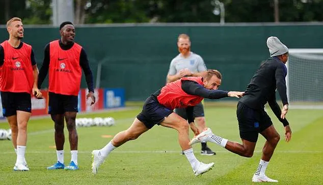 Young, Lingard khiến Harry kane hụt hơi, Tam sư sẵn sàng ra quân - Bóng Đá