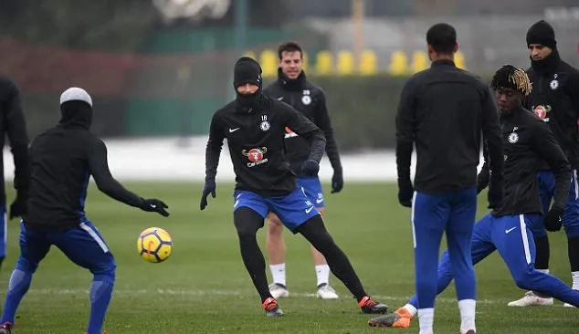 Áp lực bủa vây, Conte quát tháo ầm ĩ trên sân tập Chelsea - Bóng Đá