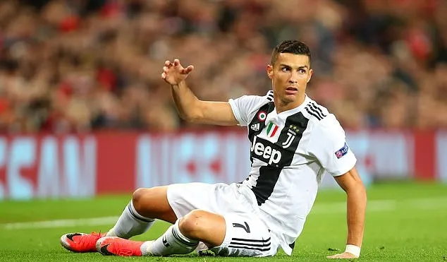 Man Utd thua trận, Pogba làm điều này với các cầu thủ Juventus - Bóng Đá