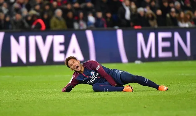 PSG thắng dễ ở trận siêu kinh điển, nhưng Neymar bật khóc vì chấn thương - Bóng Đá