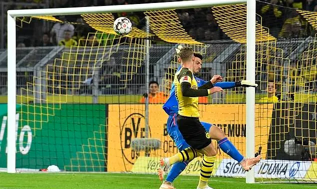 Reus lập cú đúp, Dortmund hủy diệt đối thủ 7 bàn không gỡ - Bóng Đá