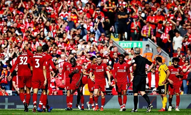 Neville troll Carragher với 'danh hiệu cho kẻ về nhì', Liverpool đã chuẩn bị sẵn lễ ăn mừng - Bóng Đá