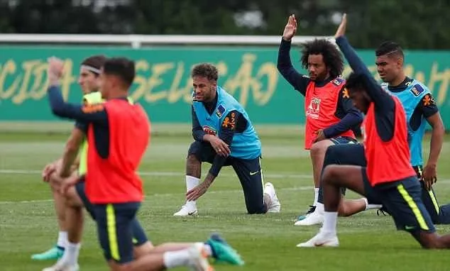 Nguy cho Brazil: Neymar không thể tập luyện, nguy cơ lỡ trận Croatia - Bóng Đá