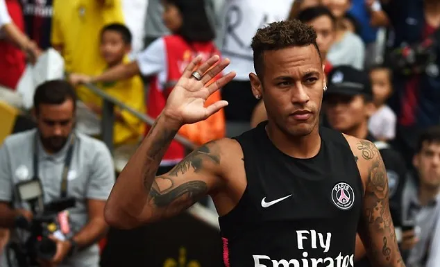 Neymar tập luyện PSG - Bóng Đá