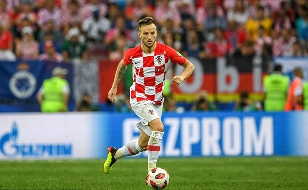 Hậu World Cup, Rakitic vui thú cưỡi ngựa cùng vợ yêu - Bóng Đá