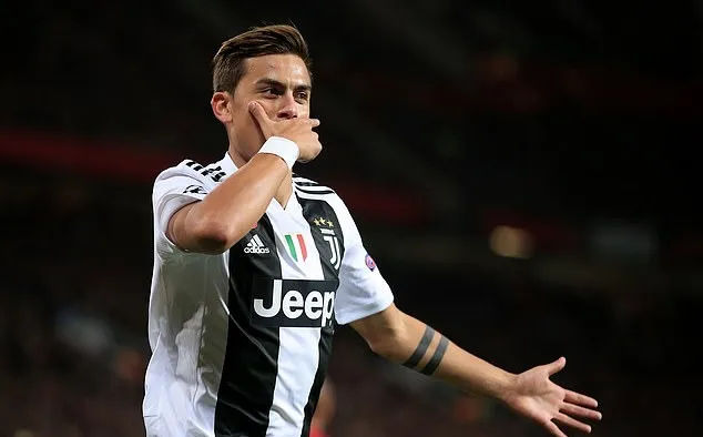 Ảnh Dybala có mặt ở Turin - Bóng Đá