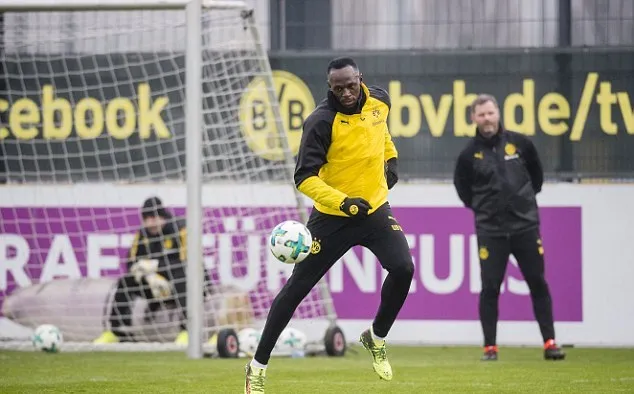 Usain Bolt có buổi tập cùng Dortmund vì giấc mơ bóng đá - Bóng Đá