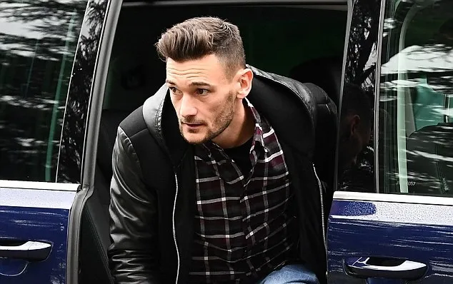 Bị cảnh sát sờ gáy, sao Tottenham nguy cơ lỡ đại chiến Man Utd - Bóng Đá