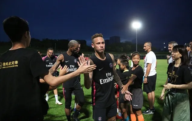 Neymar tập luyện PSG - Bóng Đá