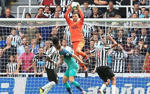 Bị cảnh sát sờ gáy, sao Tottenham nguy cơ lỡ đại chiến Man Utd - Bóng Đá